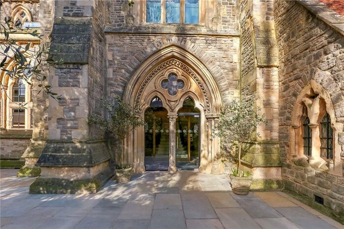 2 Bedroom Maisonette To Rent In Southgate Street, Winchester, Hampshire, SO23