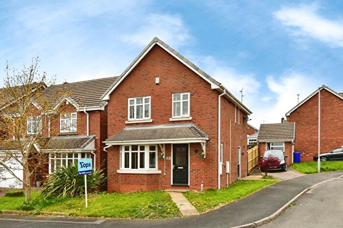 3 Bedroom Detached House For Sale In George Eardley Close, Tunstall, Stoke-On-Trent, ST6