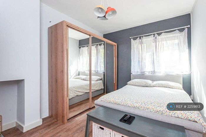 1 Bedroom Flat To Rent In Sceptre House, London, E1