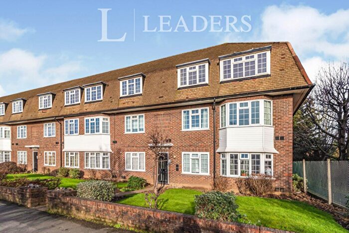 2 Bedroom Apartment To Rent In Bell Court, Tolworth, Surrey, KT5