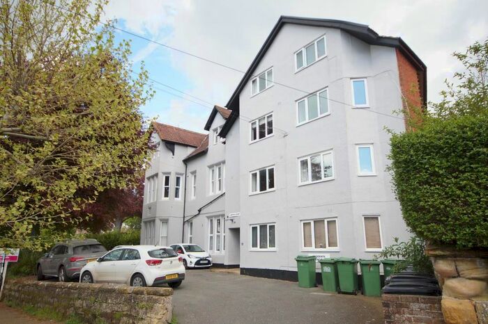 2 Bedroom Flat To Rent In De Cham Road, St Leonards-On-Sea, TN37