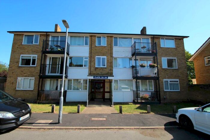 2 Bedroom Apartment To Rent In Boxmoor, HP1