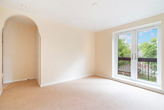 2 Bedroom Flat To Rent In Wavel Place, Sydenham, London, SE26
