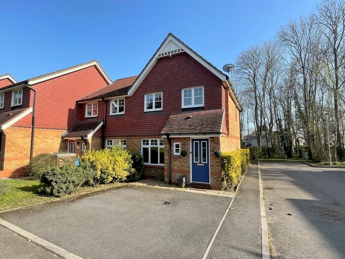 3 Bedroom End Of Terrace House To Rent In St. Michaels Close, Hamworthy, BH15