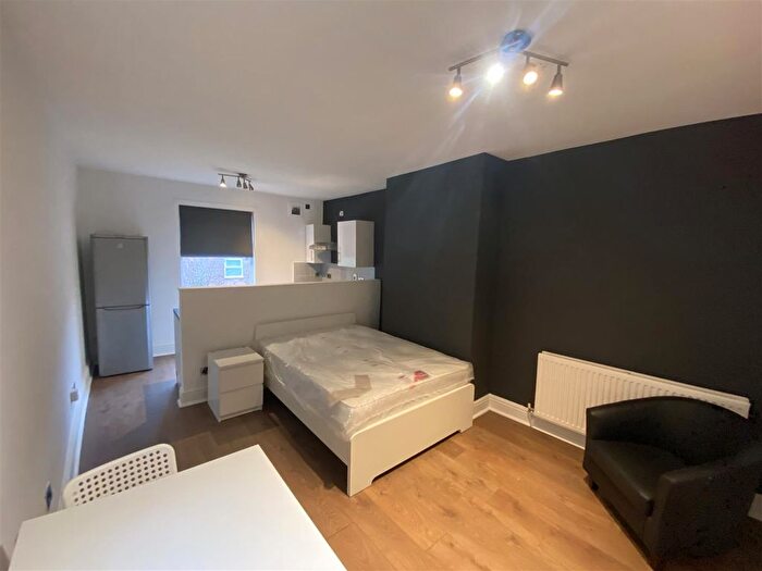 1 Bedroom Studio To Rent In Brentwood, Salford, M6