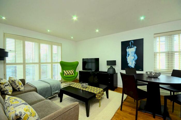 2 Bedroom Flat To Rent In Gillis Square, Roehampton, London, SW15