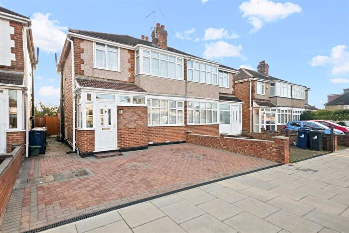 3 Bedroom Semi-Detached House For Sale In Wood End Way, Northolt, UB5