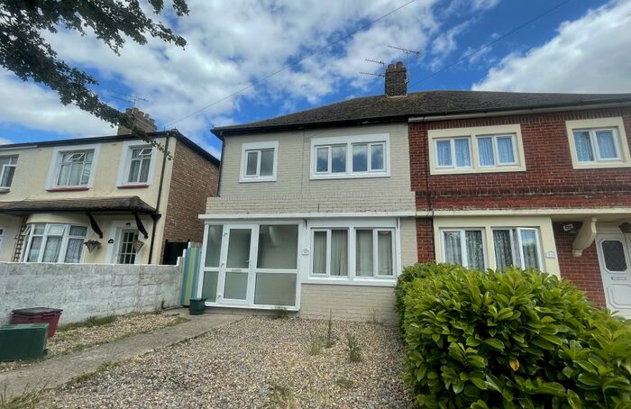 3 Bedroom House To Rent In Lake Walk, Clacton-On-Sea, CO15