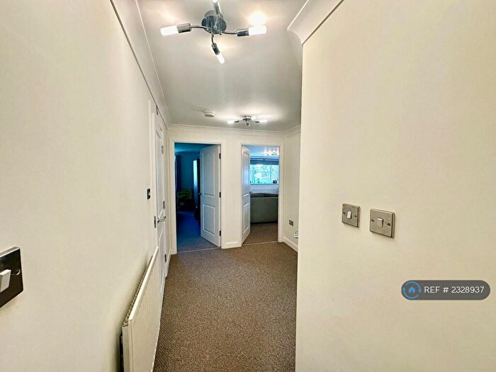 2 Bedroom Flat To Rent In Garden Mews, Harrogate, HG2