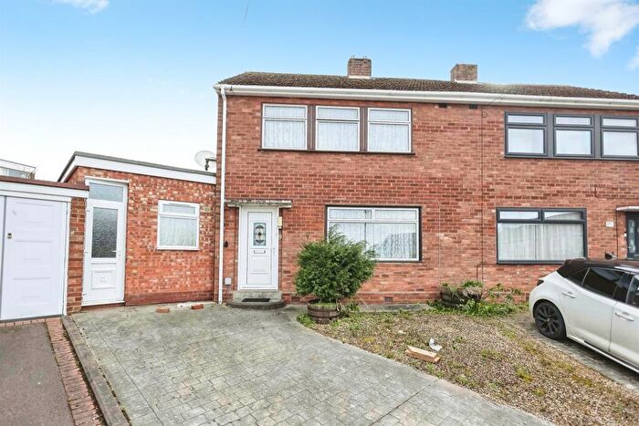 3 Bedroom Semi Detached House For Sale In Alvin Close, Halesowen, B62