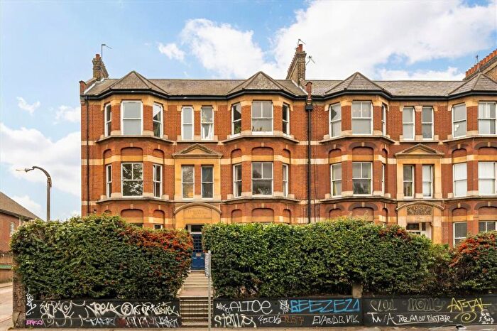 4 Bedroom Flat To Rent In New Cross Road, New Cross, SE14