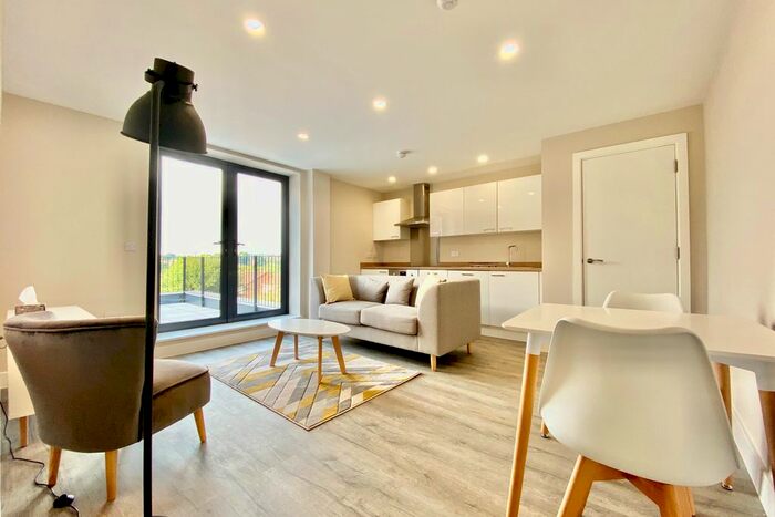 1 Bedroom Flat To Rent In Stonegate Road, Meanwood, Leeds, LS6