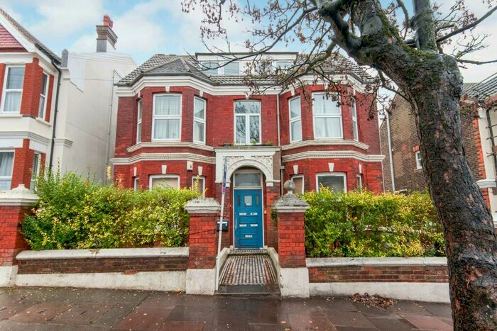 Flat To Rent In Ditchling Road, Brighton, BN1