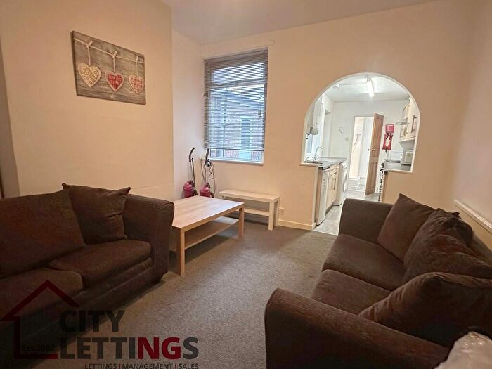 4 Bedroom End Of Terrace House To Rent In Gloucester Avenue, Lenton, NG7