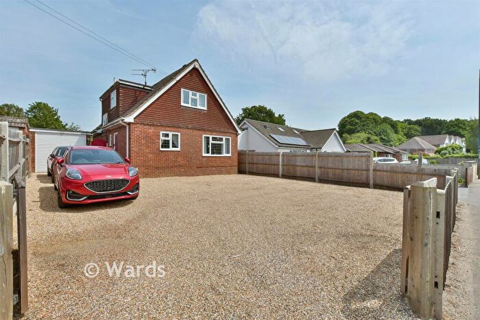 3 Bedroom Chalet For Sale In Sutton Road, Maidstone, Kent, ME15