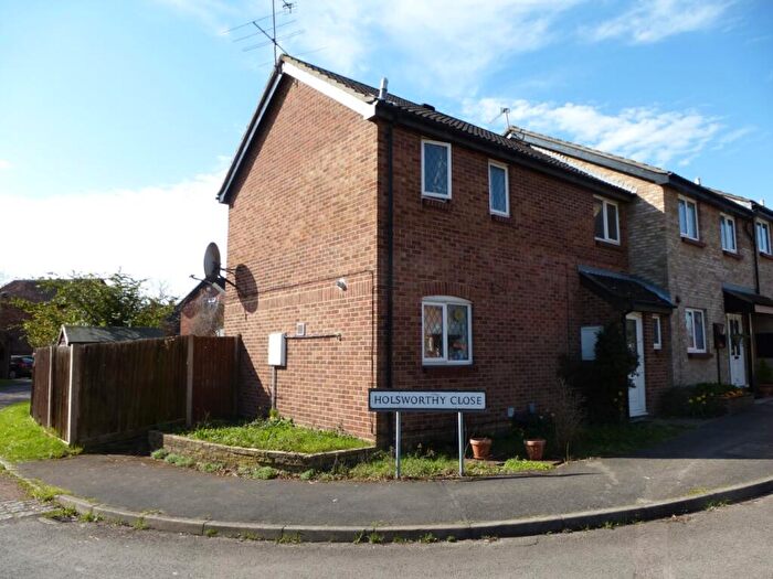 3 Bedroom Semi Detached House To Rent In Ilfracombe Way, Lower Earley, RG6