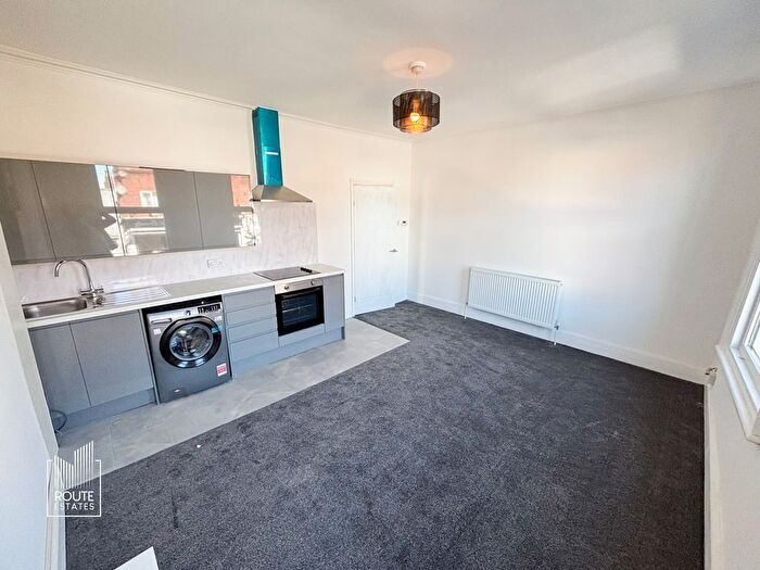 2 Bedroom Flat For Sale In Hertford Road, Enfield, EN3