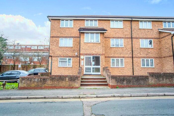 1 Bedroom Flat To Rent In Fort Pitt Street, Chatham, Kent ME4