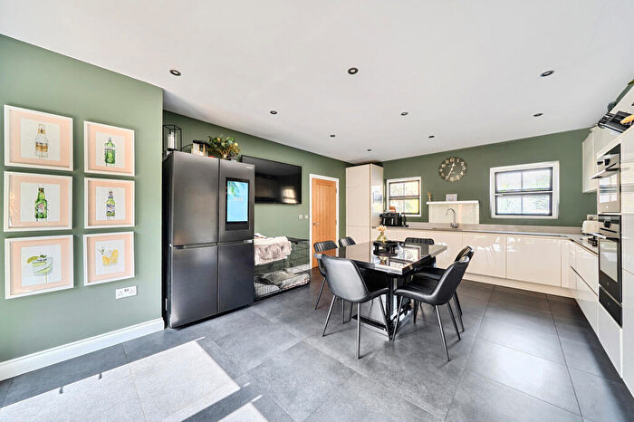 5 Bedroom End Of Terrace House For Sale In Florence Way, Knaphill, Woking, GU21