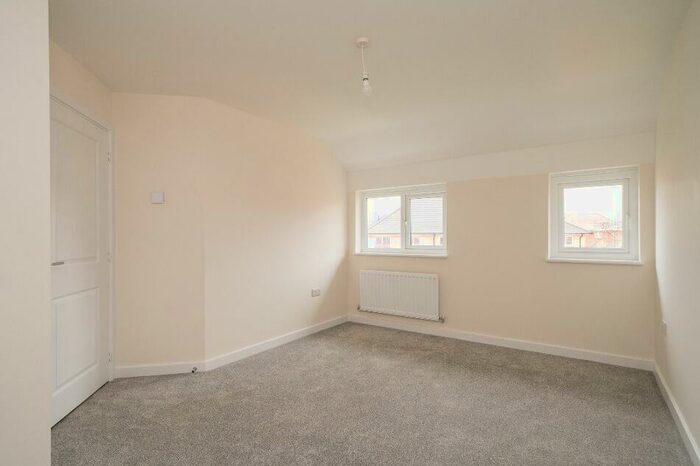 3 Bedroom Terraced House For Sale In Leestone Park, Bolton Lane, Leighton Buzzard, LU7