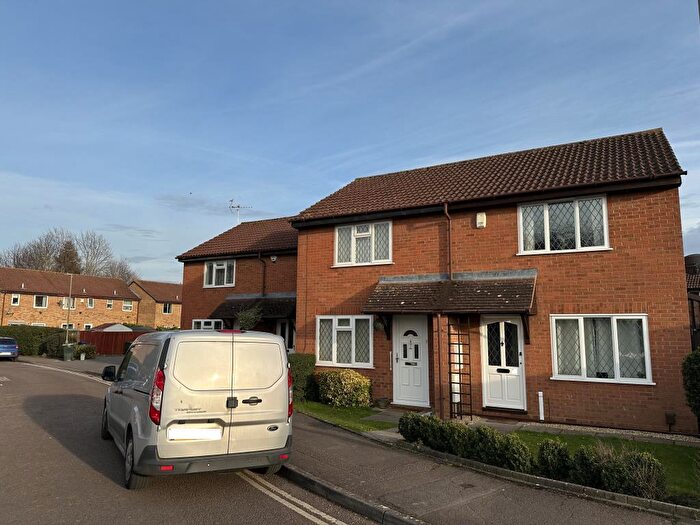 2 Bedroom Terraced House To Rent In Moor Pond Close, Bicester, OX26