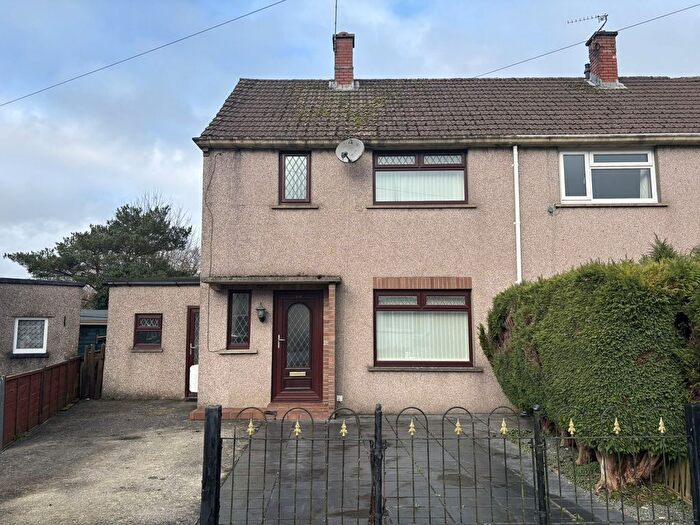 2 Bedroom Town House For Sale In Maesglas, Llandovery, Carmarthenshire., SA20