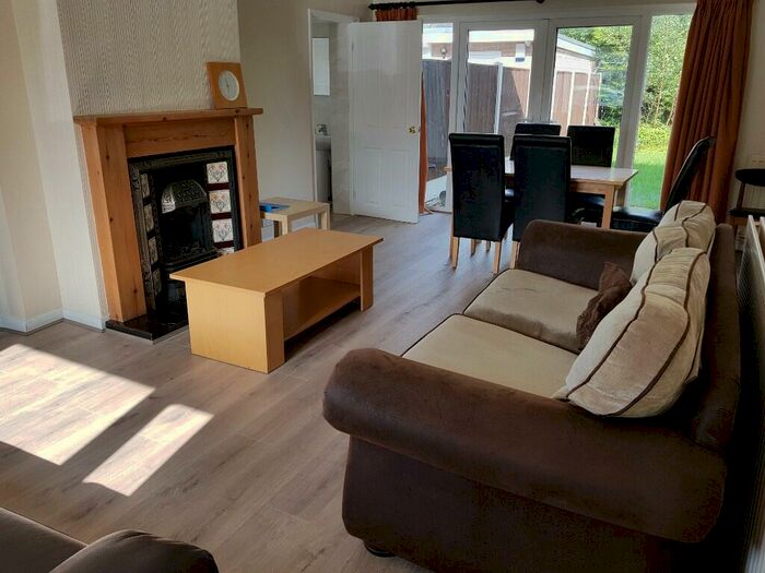 6 Bedroom Semi-Detached House To Rent In Arnesby Road, Nottingham, Nottinghamshire, NG7