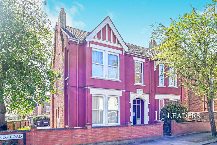 1 Bedroom Flat To Rent In Oaklands Road, Bedford, Beds, MK40