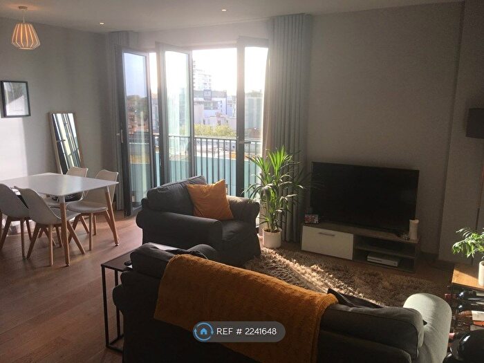 1 Bedroom Flat To Rent In Gowing House, London, SW18