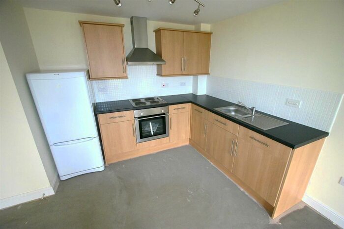 2 Bedroom Flat To Rent In Broadwell Road, Oldbury, B69
