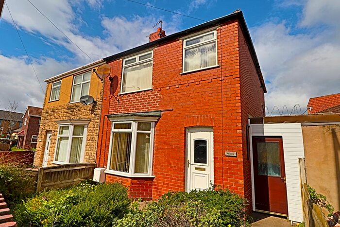 3 Bedroom Semi-Detached House To Rent In Field Road, Stainforth, Doncaster, DN7