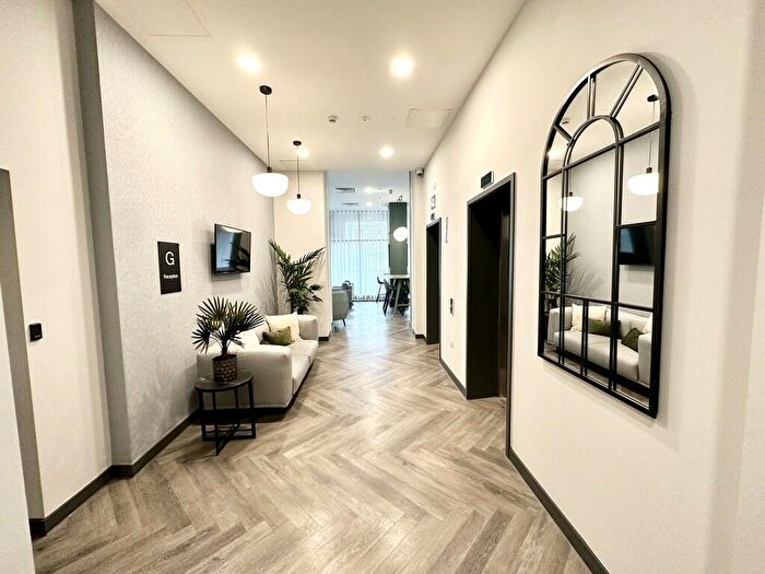 2 Bedroom Apartment To Rent In Silkbank Wharf, Salford, M5