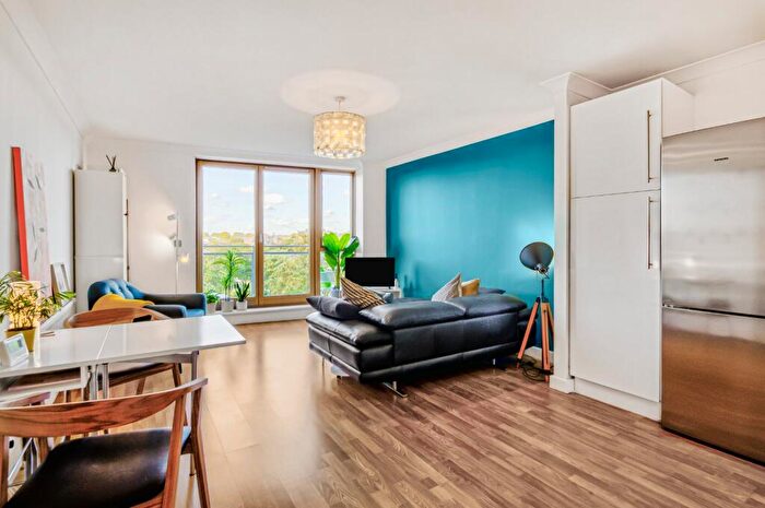 2 Bedroom Flat For Sale In Southgate Road, London, N1