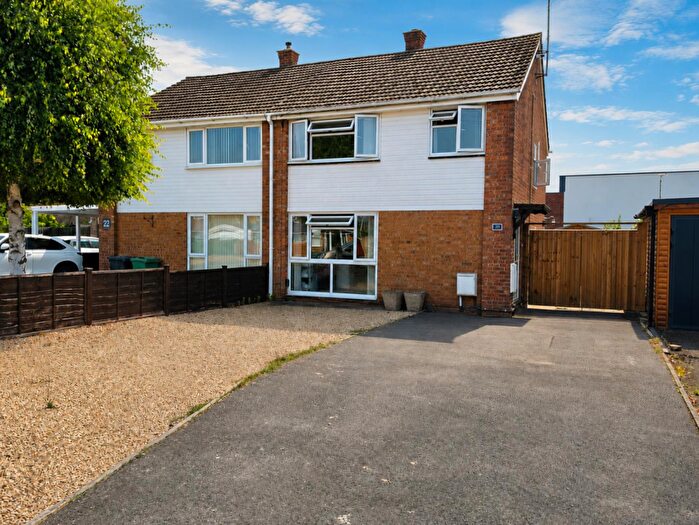 3 Bedroom Semi Detached House For Sale In Insley Gardens, Hucclecote, Gloucester, GL3