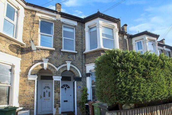 2 Bedroom Apartment To Rent In Francis Road, Leyton, E10