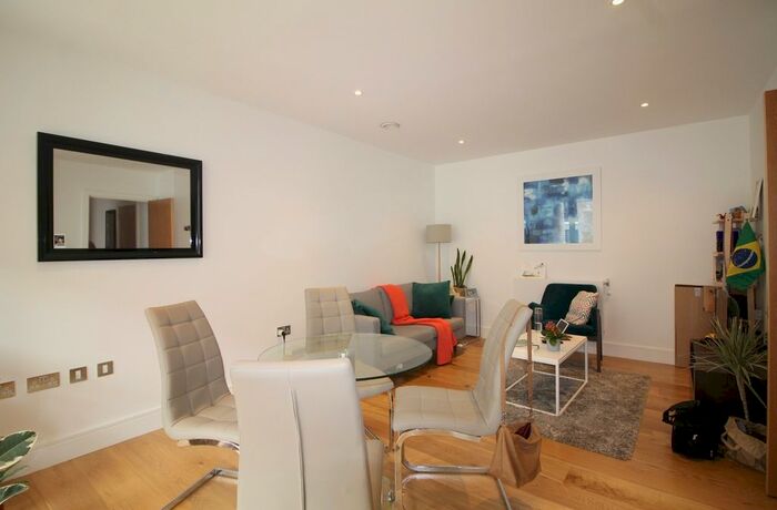 1 Bedroom Flat To Rent In Aurora Point, Marine Wharf East, Surrey Quays, SE8