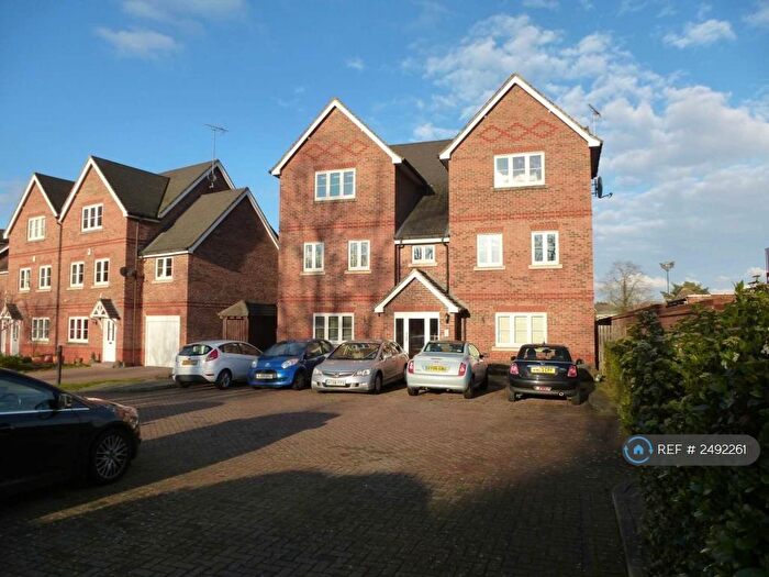 2 Bedroom Flat To Rent In Summer Court, Sindlesham, Wokingham, RG41