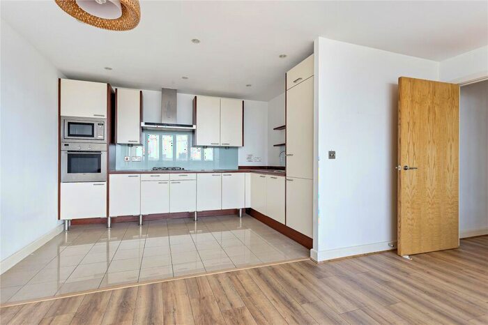 2 Bedroom Flat To Rent In Eastern Quay Apartments, Rayleigh Road, E16