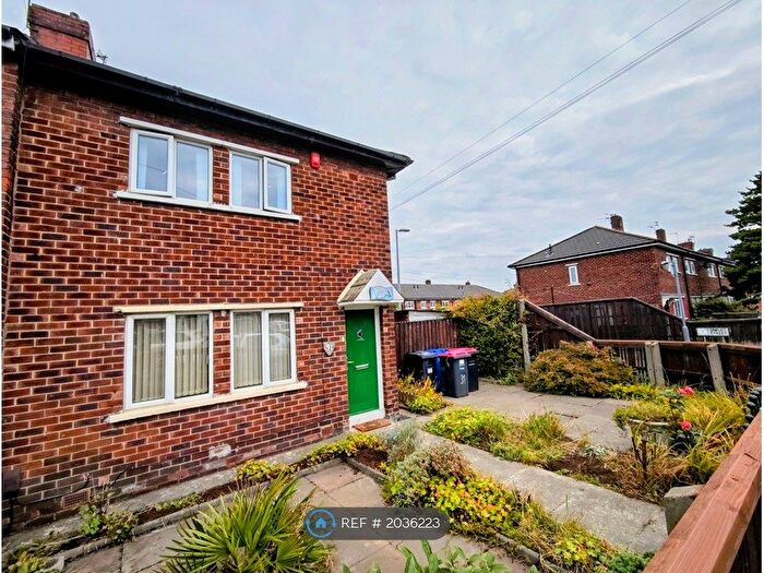 2 Bedroom End Of Terrace House To Rent In Salford Manchester House, Salford, M6