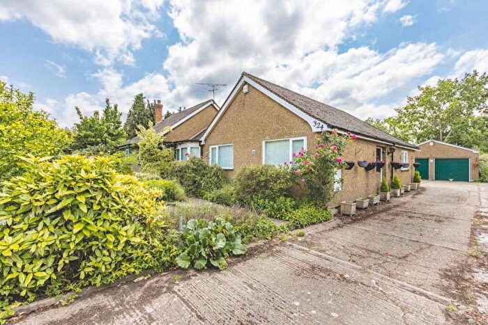 4 Bedroom Detached House For Sale In Horton Road, Datchet, SL3