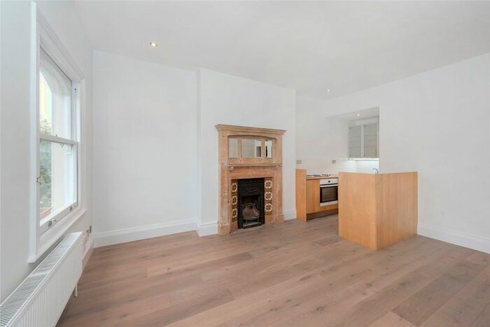 2 Bedroom Flat To Rent In St. Quintin Avenue, London, W10