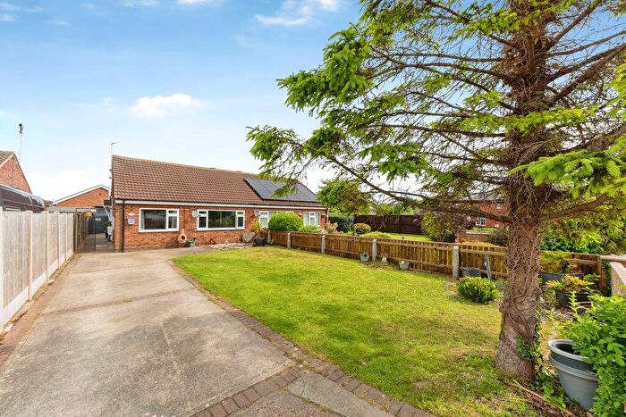3 Bedroom Semi-Detached Bungalow For Sale In Station Road, Ulceby, DN39