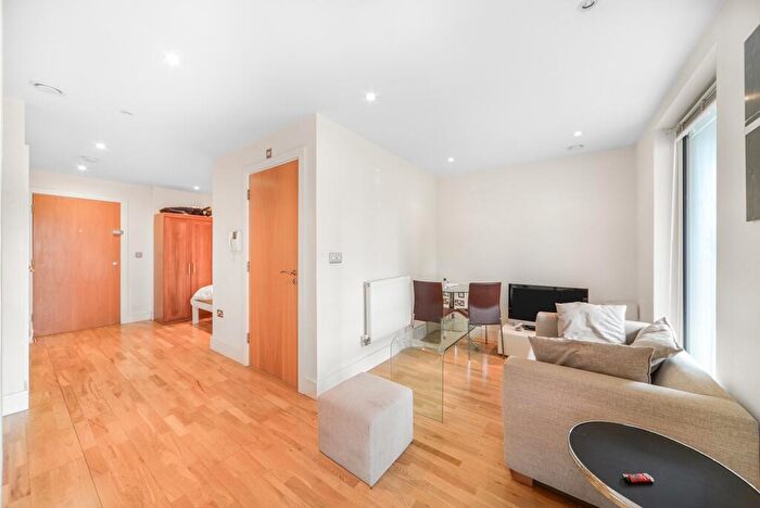 Flat To Rent In Indescon Court, London, E14