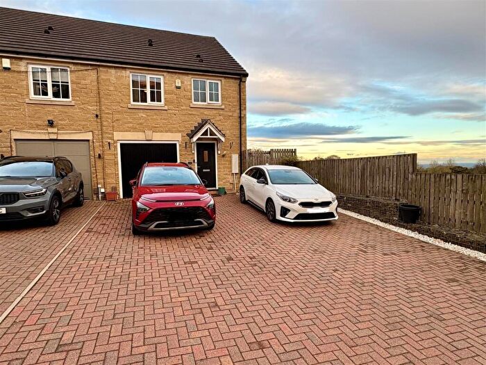 3 Bedroom Semi Detached House For Sale In Black Dyke View, Queensbury, Bradford, BD13