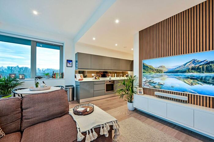 2 Bedroom Flat To Rent In Liongate House, Guildford, GU1