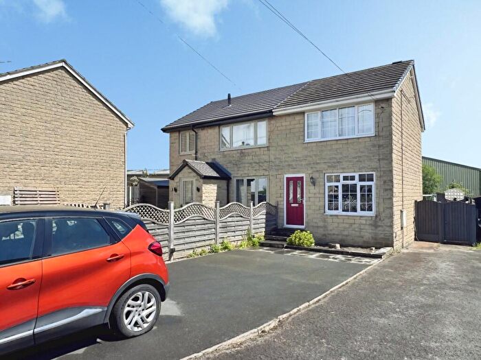 2 Bedroom Semi-Detached House For Sale In Clarence Street, Cleckheaton, BD19