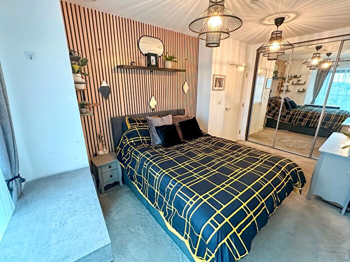 2 Bedroom Flat For Sale In Dickens Yard, London, W5