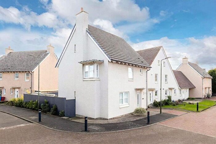 4 Bedroom Detached House For Sale In Farmstead Way, Bo'ness, EH51