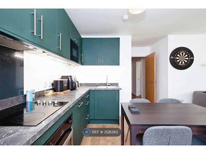 2 Bedroom Flat To Rent In Irwell Building, Salford, M5