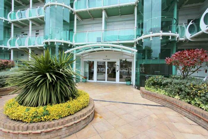 3 Bedroom Penthouse Flat To Rent In Tower Point, Sydney Road, Enfield EN2